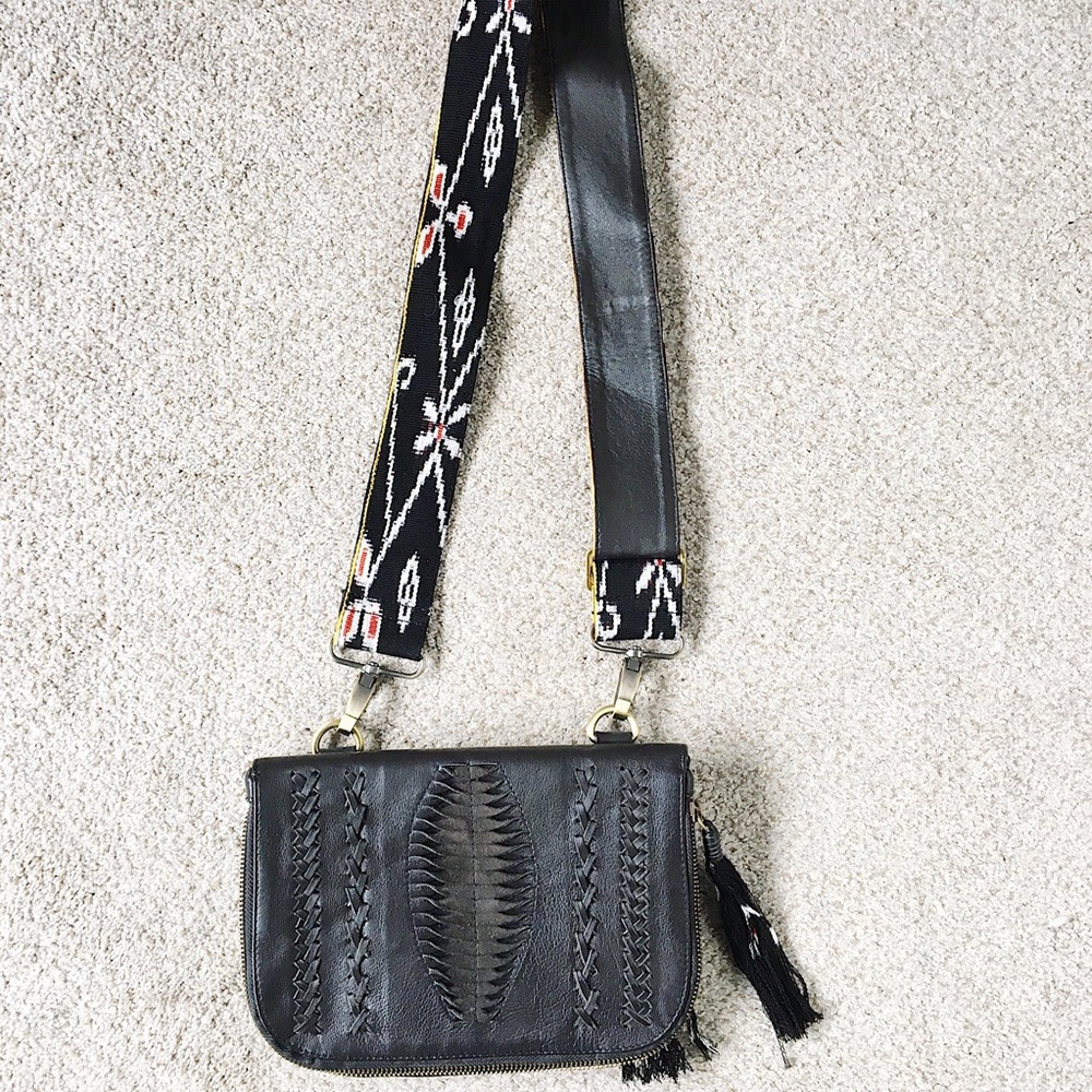Leather Cali Crossbody bag by Mahisi.